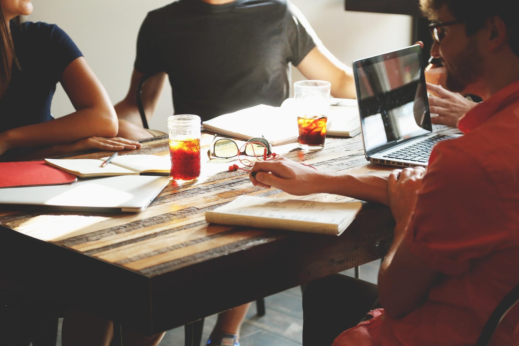 Struggling with Unorganized Meetings? Here’s How to Write a Clear Agenda